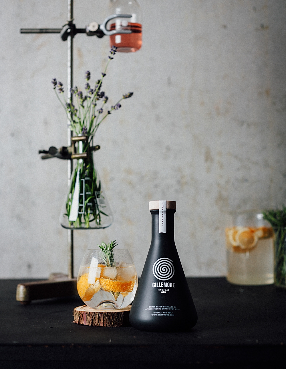 神奇松子酒瓶型包裝設計，全新視覺體驗