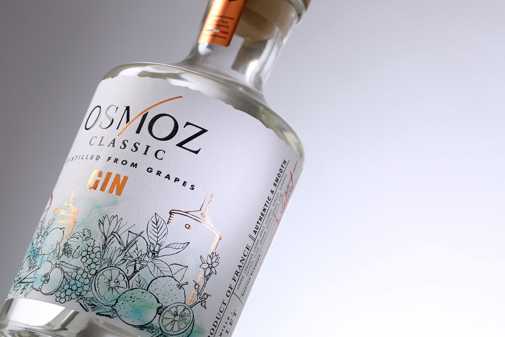 水彩素描式的杜松子酒包裝設計