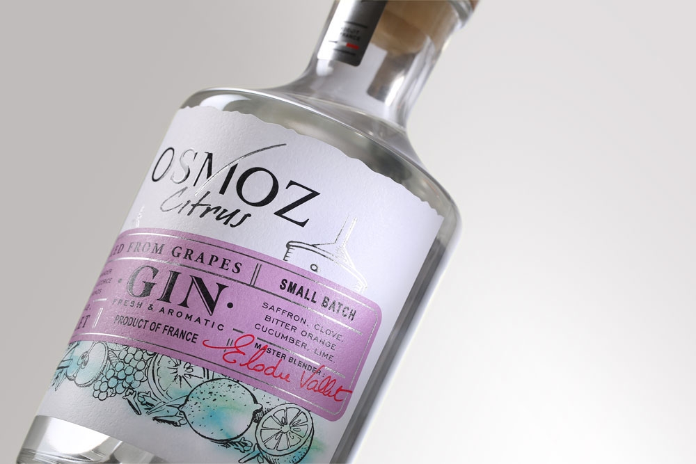 水彩素描式的杜松子酒包裝設計