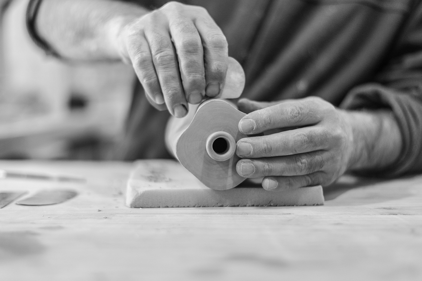 橄欖樹樹干創(chuàng)意食品瓶型包裝設(shè)計